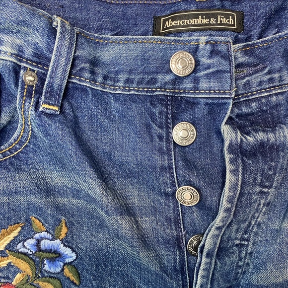 Abercrombie & Fitch vintage floral denim shorts - Picture 2 of 9